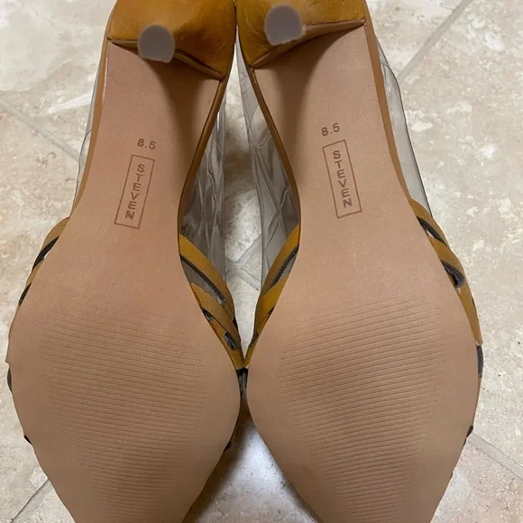 NEW Steve Madden Cognac/Tan Ankle Strap Pumps Heels. Size 8 1/2 M. - Picture 6 of 8